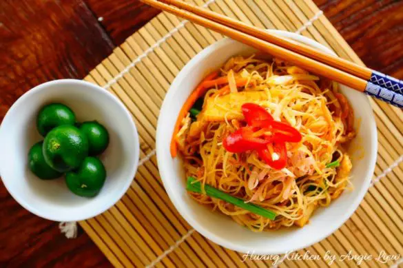 a bowl of Tom yam Fried Meehoon with kaffir limes