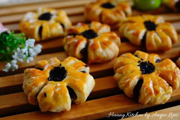 Plum Blossom Mooncakes