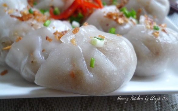 Steamed Yam Bean Dumplings (Chai Kuih)