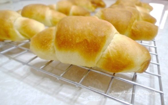 Easy Dinner Rolls Recipe Huang Kitchen