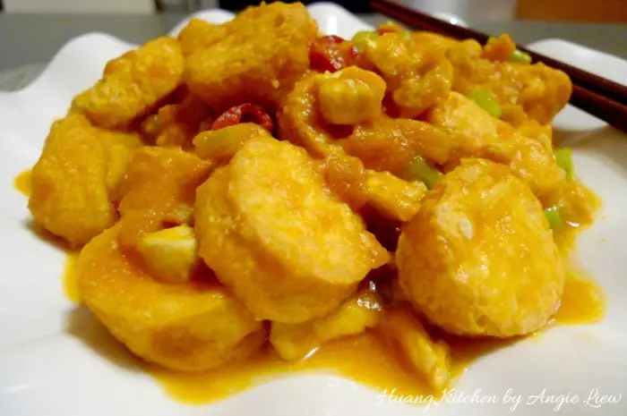 Braised Beancurd with Pumpkin Sauce Recipe 金瓜豆腐 | Huang Kitchen