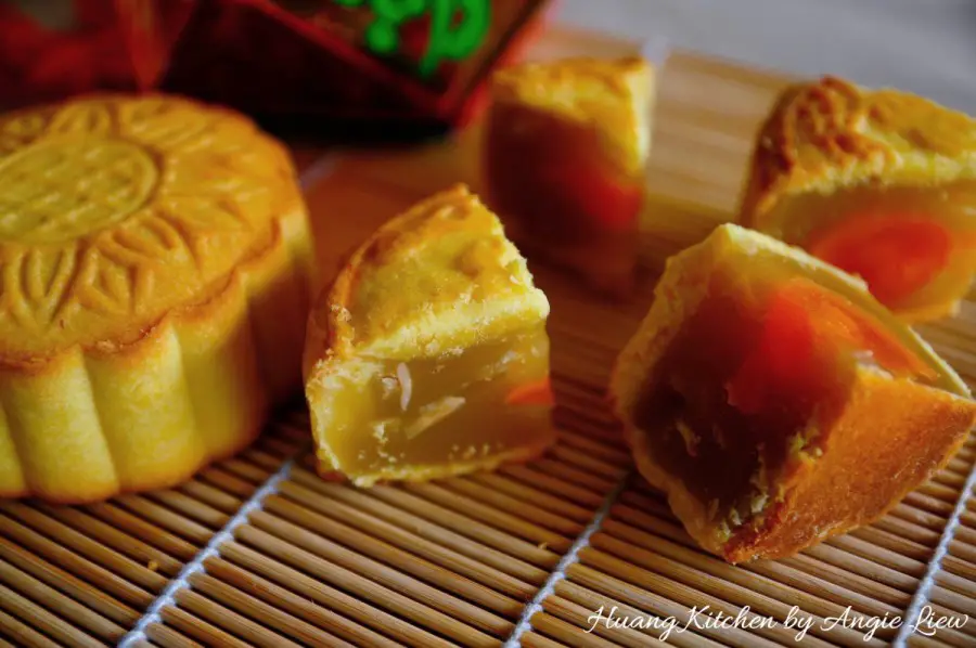 Homemade Shanghai Mooncakes