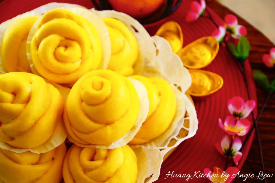 Steamed Pumpkin Flower Rolls Recipe - Featured Photo