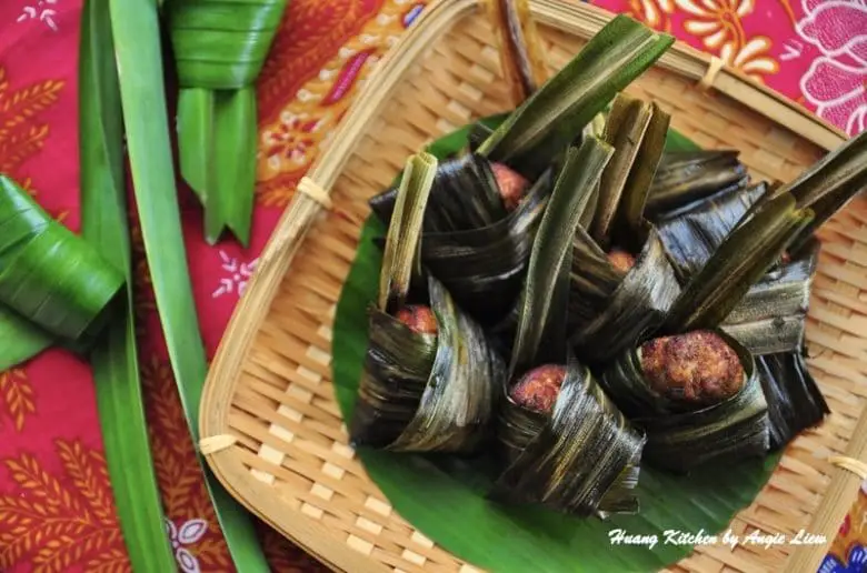 Thai Pandan Leaf Chicken Recipe 泰式香兰鸡 - Huang Kitchen