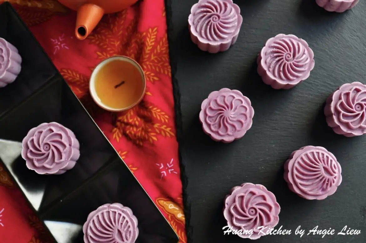 PURPLE SWEET POTATO MOONCAKES
