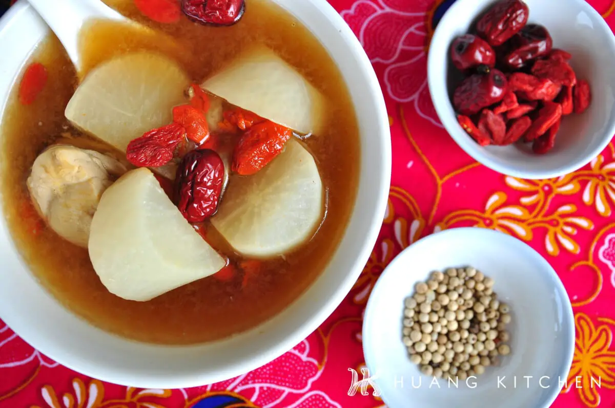 Chinese White Radish Soup 白萝卜汤 Huang Kitchen