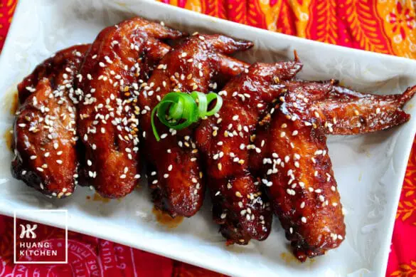 Soy Sauce Chicken Wings (See Yao Hong Siu Gai Yik) 豉油红烧鸡翼 Recipe by Huang Kitchen - wings on plate