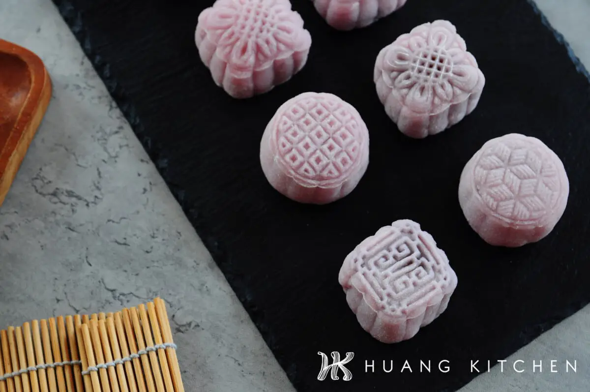 Yam Paste Snow Skin Mooncakes Recipe 芋泥冰皮月饼 | Huang Kitchen