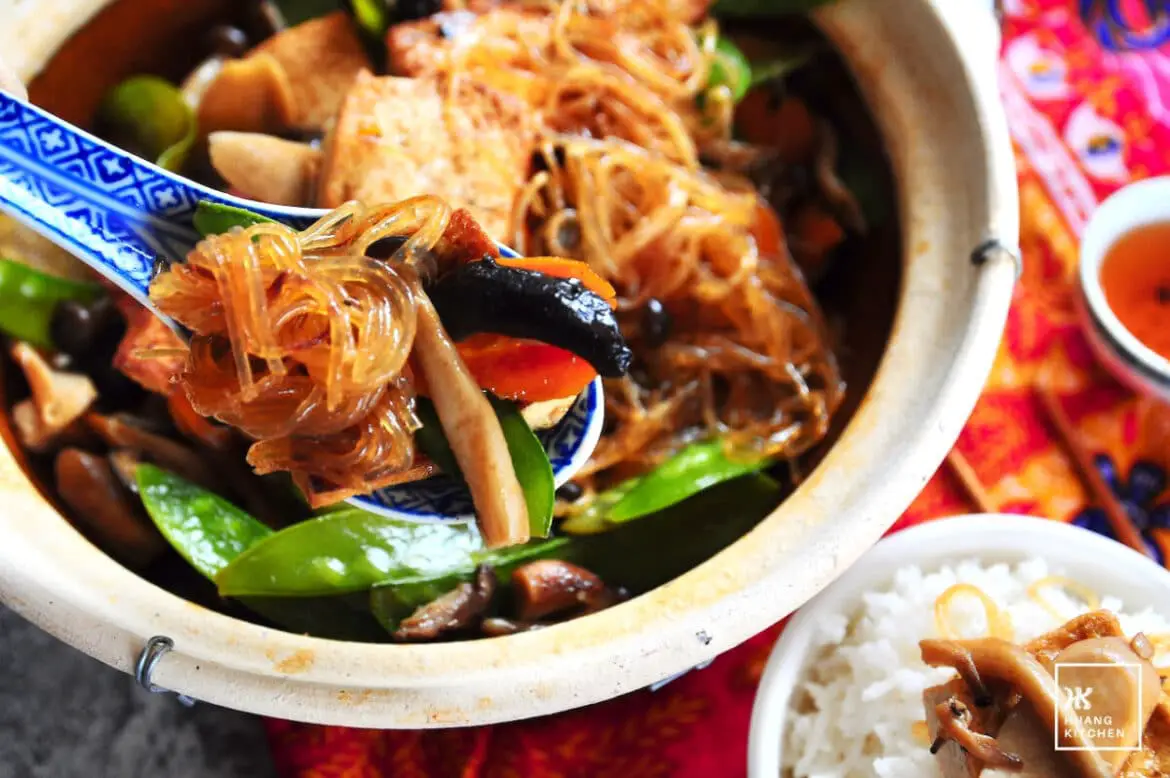 Claypot Tofu With Mix Mushrooms