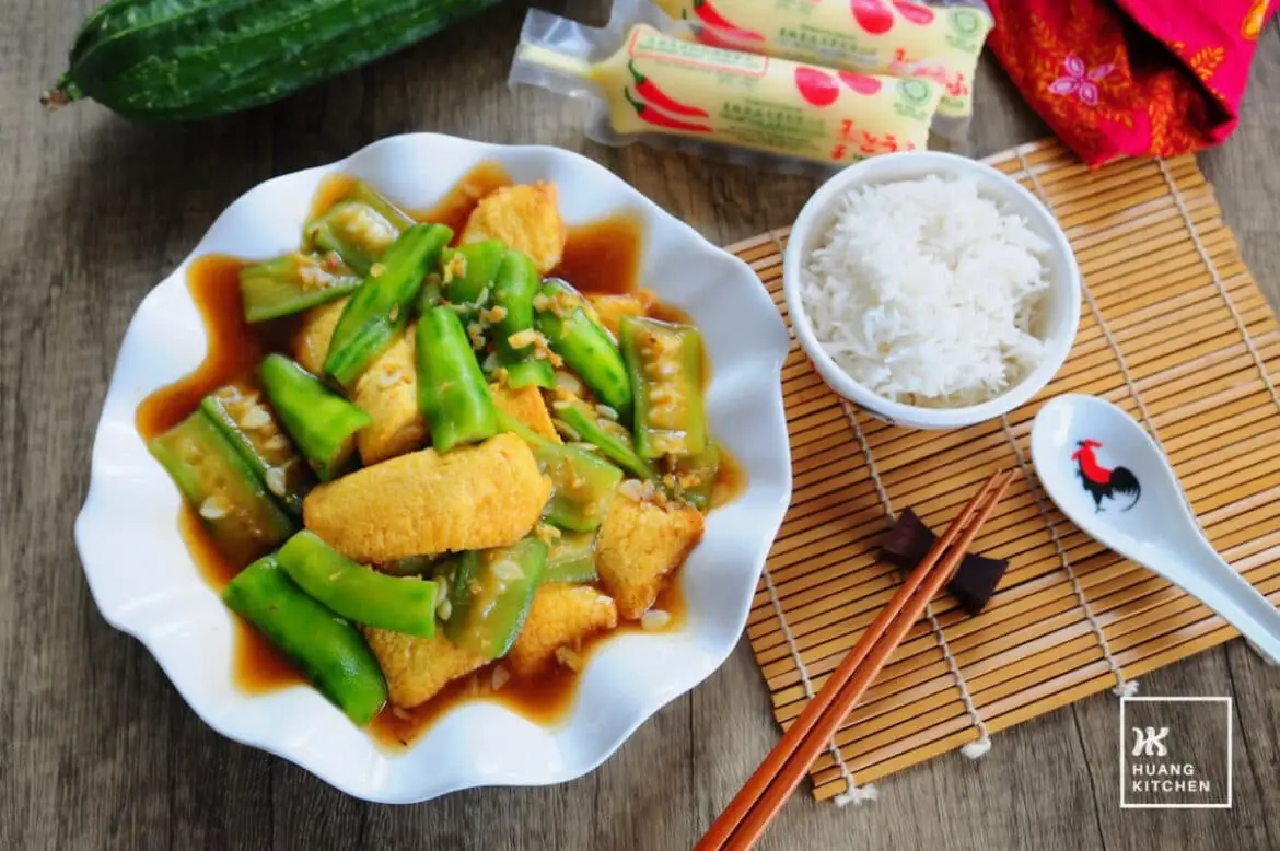 Braised Luffa With Bean Curd