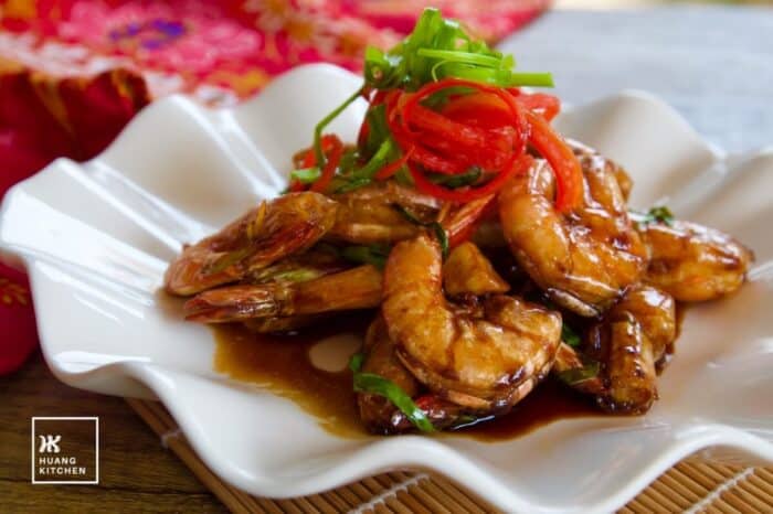 crispy soy sauce prawns pan fried in wok