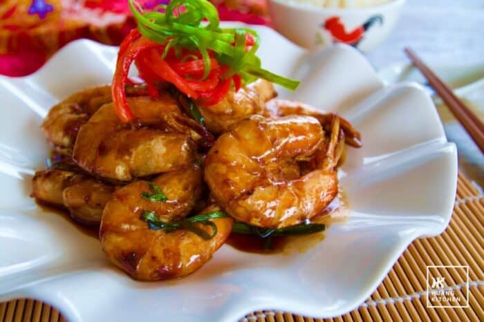 Chinese fried prawns with dark soy sauce glaze