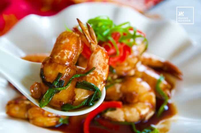 Cantonese prawn stir fry with garlic