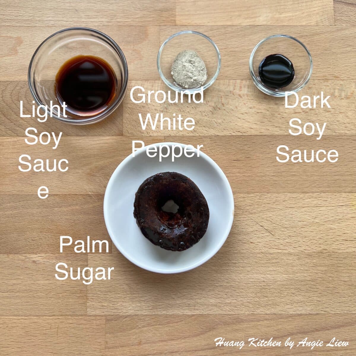 Prepare seasonings and also palm sugar.