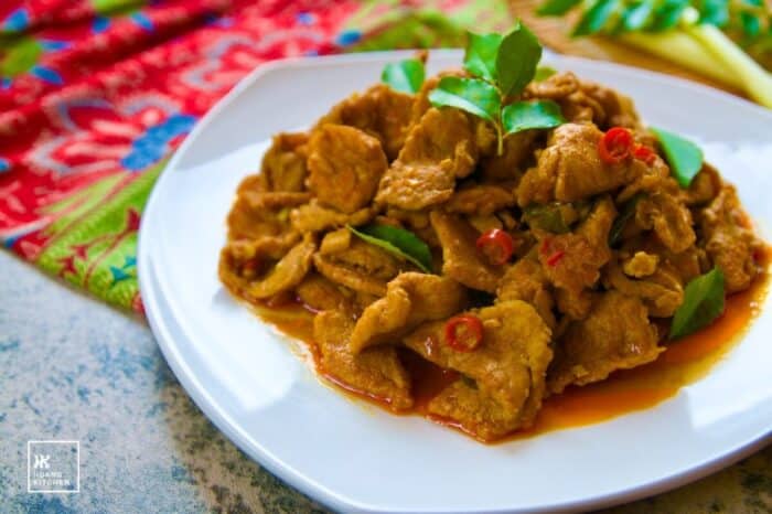 Stir Fried Pork With Lemongrass 