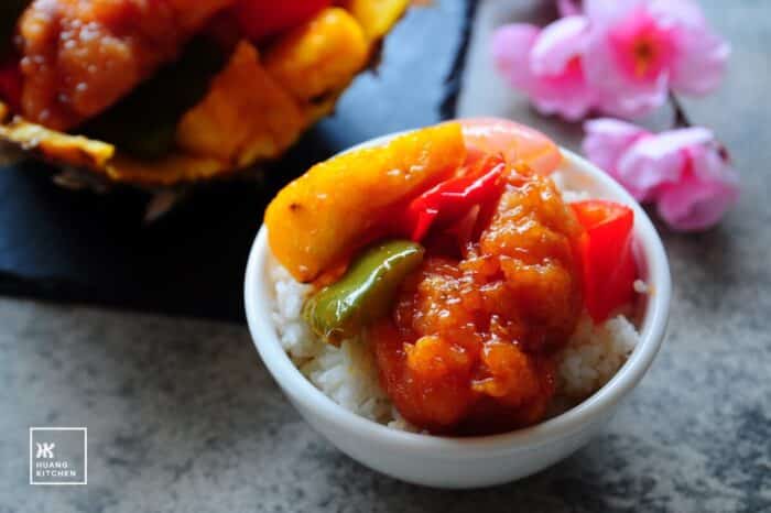 enjoy this flavourful spare ribs dish with steamed rice